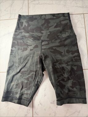 Lulu align bike short 7 in High-Waist Camo Bike Shorts for Women - green/black